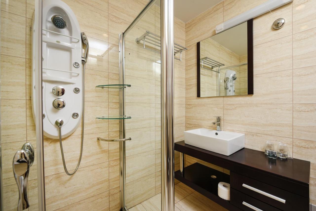 פג Family Hotel Zane מראה חיצוני תמונה