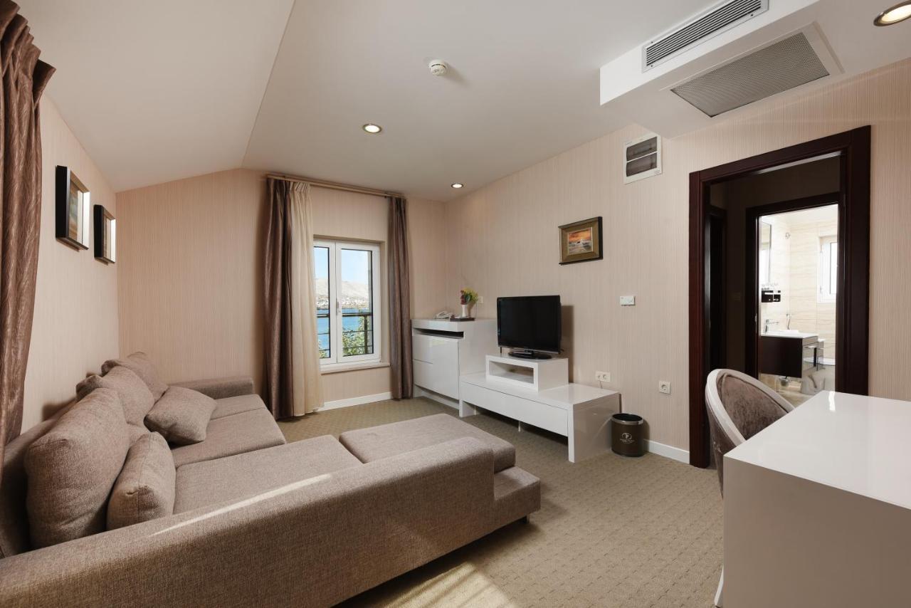 פג Family Hotel Zane מראה חיצוני תמונה