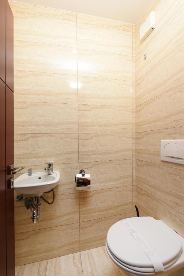 פג Family Hotel Zane מראה חיצוני תמונה