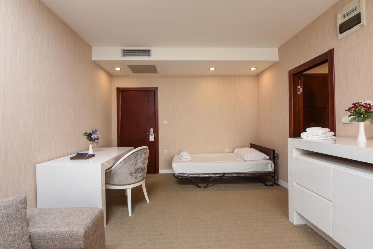פג Family Hotel Zane מראה חיצוני תמונה